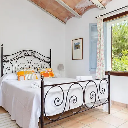 Es Galliner Villa *